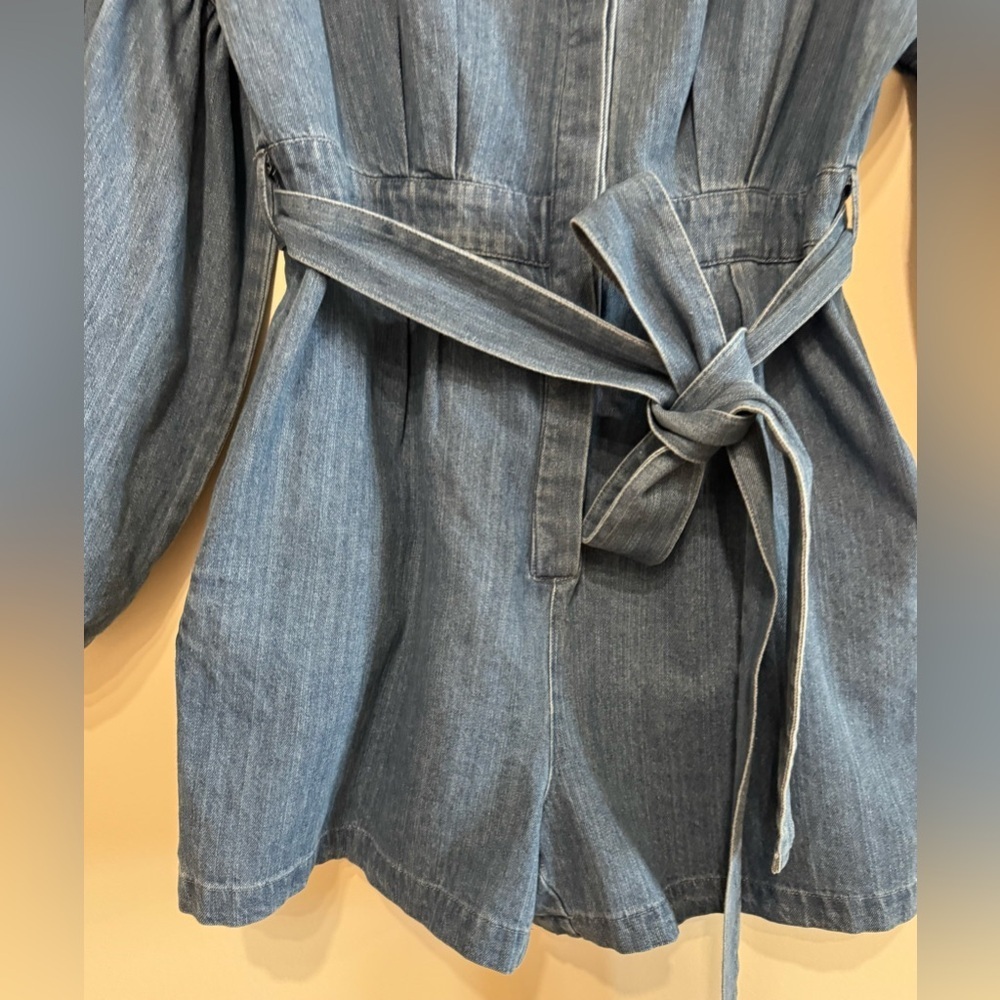 NEW VICI Apple Picking Denim Balloon Sleeve Shorts
Romper Cotton Blend Size L - Picture 5 of 14